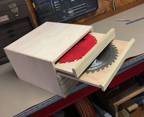 Table saw blade storage - by Gus01 @ LumberJocks.com ~ woodworking community Saw Blade Storage, Table Saw Workbench, Portable Table Saw, Woodworking Table Saw, Table Saw Jigs, Diy Table Saw, Tool Storage Diy, Table Saw Blades, Table Saw Accessories