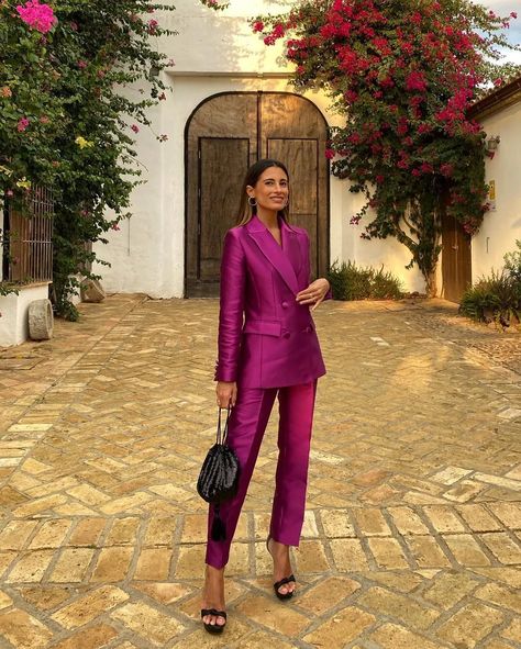 Women Suits Wedding Guest, Winter Cocktail Outfit, Wedding Guest Suits, Evening Party Outfit, Bride Workout, 2025 Trends, Wedding Guest Outfit Winter, Winter Wedding Outfits, Trousers Outfit