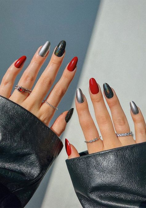 Red And Grey Nails Design, Red Black And Grey Nails, Grey Red Nails, Red Grey Nails, Silver Manicure Ideas, Gray And Red Nails, Grey And Red Nails, Red And Gray Nails, Red And Grey Nails