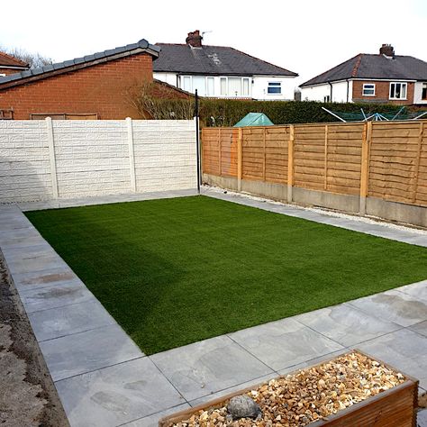 Concrete And Artificial Grass Backyard, Astroturf Garden Ideas, Small Garden Design Low Maintenance, Dog Friendly Garden Ideas, Small Square Garden Ideas, Astro Turf Garden, Low Maintenance Garden Ideas, Backyard Builds, Arizona Landscaping