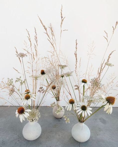 Florist Brooke Snodgrass on Instagram: "Cute little bud vases from a summer dinner event. Back when I could just walk outside and find things blooming. Spring will come, Spring will come." Dried Bud Vases, Dried Flower Bud Vase, Dried Flower Bud Vases, Budvase Tablescape, Saloon Wedding, Bud Vases Arrangements, Floral Branding, Bud Vases Flowers, Creative Centerpieces