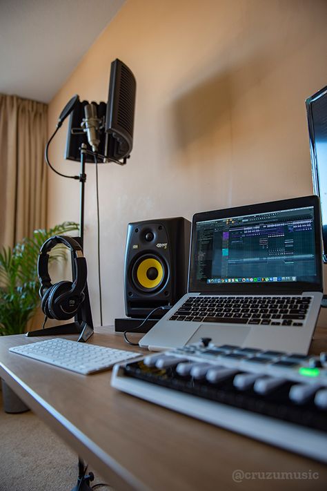 Home Studio Recording, Music Setup Bedroom, Krk Speakers, Home Studio Setup Music, Bedroom Studio Music, Music Producer Studio, Music Studio Setup, Bedroom Music Studio, Home Studio Design