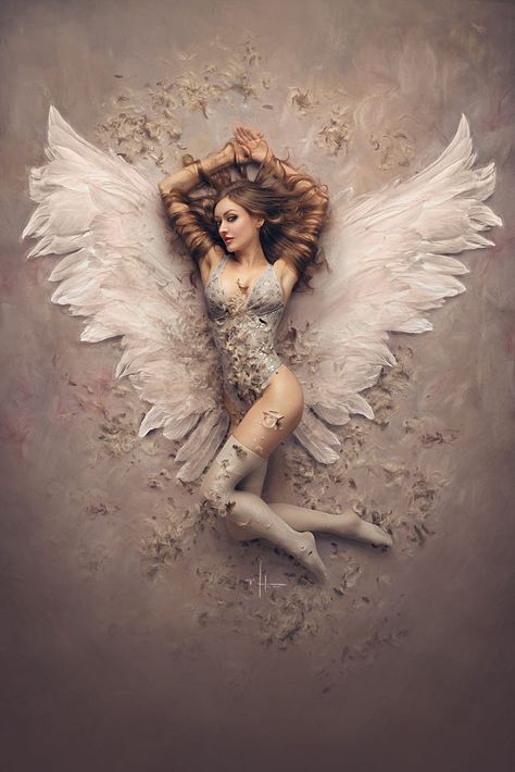 Angel Costume Diy, Angel Wings Photography, Angel Photography, Elves And Fairies, Angel Costume, Ange Demon, Fantasy Photography, Dance Poses, Diy Costumes