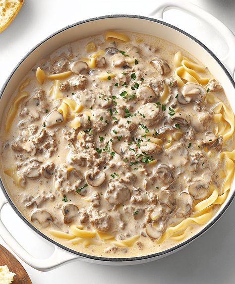 Easy Ground Beef Stroganoff Recipe Ground Beef Stroganoff Recipe, Easy Ground Beef Stroganoff, Quick Ground Beef Recipes, Cream Cheese Mashed Potatoes, Hamburger Potato Casserole, Beef Pasta Recipes, Beef Stroganoff Recipe, Cheese Mashed Potatoes, Ground Beef Stroganoff