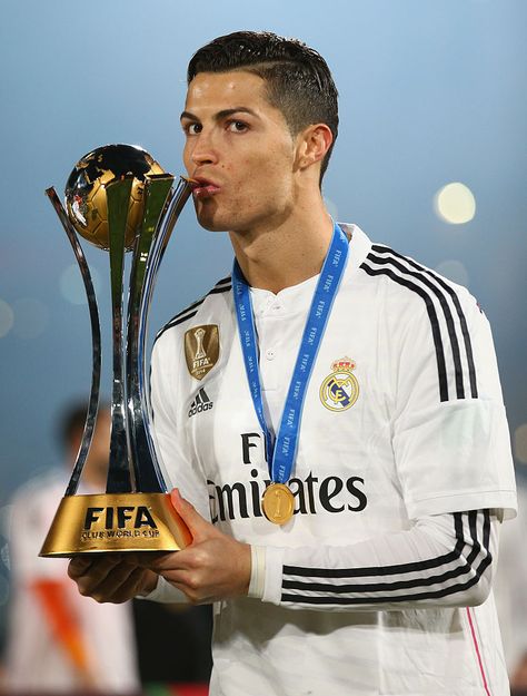 MARRAKECH, MOROCCO - DECEMBER 20:  Cristiano Ronaldo of Real Madrid celebrates with the trophy after the FIFA Club World Cup Final between Real Madrid and San Lorenzo at Marrakech Stadium on December 20, 2014 in Marrakech, Morocco.  (Photo by Ian Walton - FIFA/FIFA via Getty Images) Cristiano Ronaldo 2014, Cr7 Goals, Cr Ronaldo, Ronaldo Madrid, Cristiano Ronaldo Hd Wallpapers, Fifa Club World Cup, Football Ronaldo, Messi Vs Ronaldo, Real Madrid Club