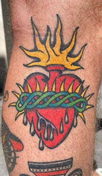 Trad Sacred Heart, Sacred Heart Tattoo Traditional, Heart Tattoo Traditional, Sacred Heart Tattoo, Traditional Heart Tattoos, Traditional Heart, Sacred Heart Tattoos, Tattoo Me, Sacred Hearts