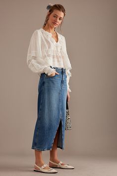 Midi Rock Outfit, Denim Midi Skirt Outfit, Stylish Spring Outfit, Jean Skirt Outfits, Midi Skirt Outfit, Denim Skirt Outfits, Long Denim Skirt, Rock Outfit, Midi Denim