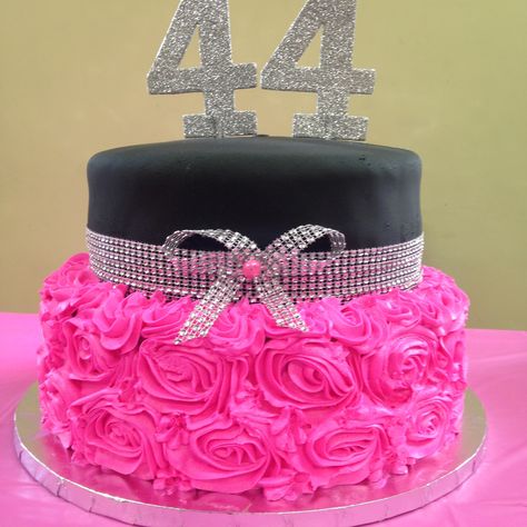 Bling Birthday Cake, Cheer Cake, Diva Birthday Cakes, Diva Cakes, Adult Game Night, Bling Cakes, 50th Birthday Party Decorations, 50th Cake, 50 Birthday