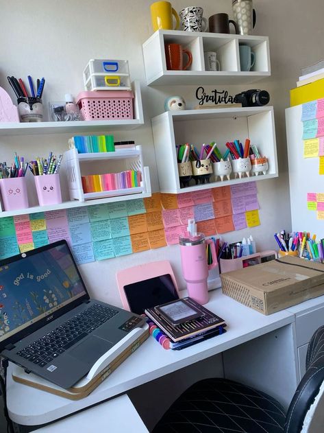 Office And Study Room Ideas, Craft Desk Ideas, School Desk Ideas, Cute Desk Decor Ideas, Small Office Decorating Ideas, Rak Display, Small Room Makeover, Office Table Decor, Desk Organisation