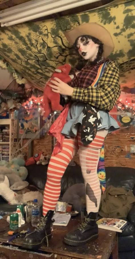 Clowncore Halloween Costumes, Closet Clown Costume, Fun Clown Costume, Rodeo Clown Outfit, Corset Clown Costume, Cute Clown Outfit Aesthetic, Rave Clown Outfit, Alt Clown Outfit, Circus Inspired Outfit Casual