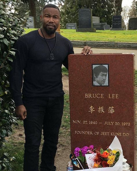 Image may contain: 2 people, people standing and outdoor Chris O'dowd, Michael Jai White, Bruce Lee Quotes, Donnie Yen, Jeet Kune Do, Ip Man, Brandon Lee, Marvel Superhero Posters, Mma Boxing