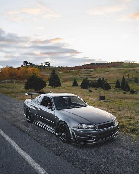 Nissan Skyline R34 GT-R ❤️  @andychendy 📸: @wack0z #jdm #supercars #skyline #nissan #iconiccars #car #cars Skyline Nissan, Nissan Skyline R34, R34 Skyline, Skyline R34, Skyline Gtr, Super Car, Gt R, Nissan Skyline, Jdm Cars