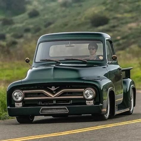 Classic Ford Trucks, Old Ford Trucks, Old Truck, Truck Yeah, Old Pickup Trucks, Ford F100, Classic Pickup Trucks, Ford Pickup Trucks, Rolls Royce Phantom