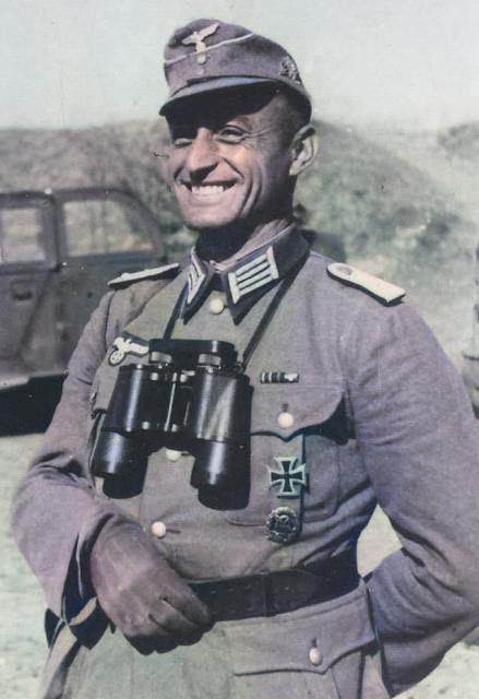 Jean Borotra, German Officer, Perang Dunia Ii, Heroes Wiki, Ww2 Uniforms, Ww2 Soldiers, Germany Ww2, German Soldiers Ww2, German Uniforms