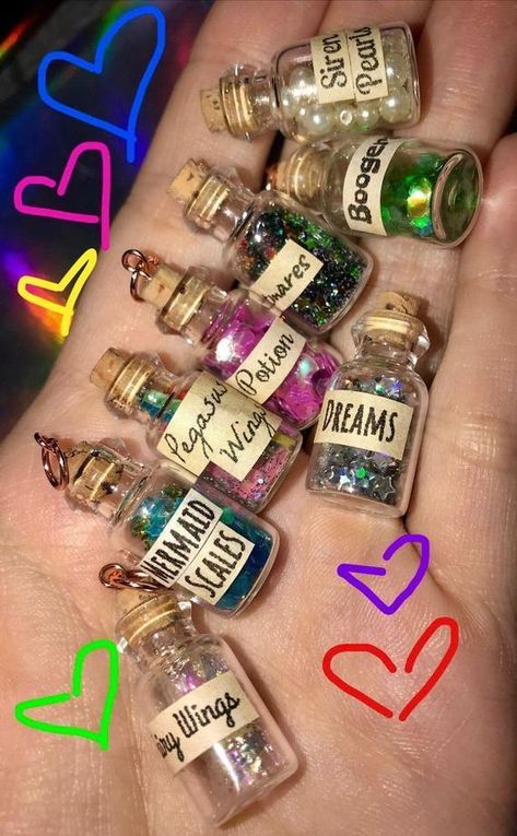 Tiny Jars, Mini Glass Bottles, Fairy Jars, Mini Jars, Bottle Jewelry, Bottle Charms, Fairy Crafts, Mini Craft, Harry Potter Crafts