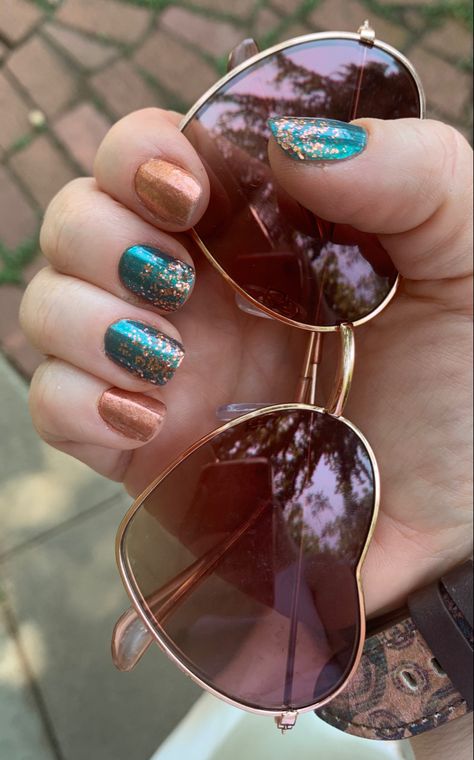 Fall Nails Teal And Gold, Copper And Turquoise Nails, Teal Manicure Ideas, Turquoise And Rose Gold Nails, Brown Turquoise Nails, Teal Autumn Nails, Teal And Copper Nails, Teal And Brown Nails, Teal And Orange Nails