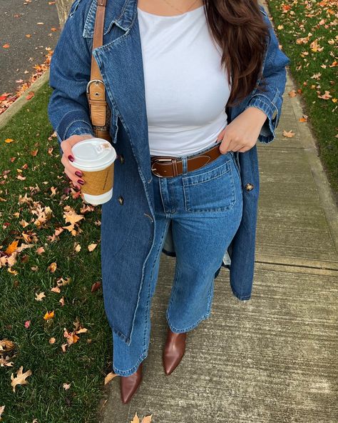 Denim on denim 🤎 Long Sleeve Denim Shirt Outfit, All Denim Outfits For Women, Jean Vest Outfit, Denim Top Outfit, Mountain Cowgirl, Future Social Worker, Modest Cute Outfits, Jean Vest Outfits, Jean Shirt Outfits