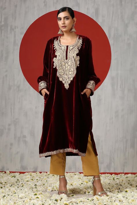 Buy Maroon Velvet Embroidery Kashmiri Tilla Paisley Pheran And Pant Set For Women by Wazir C Online at Aza Fashions. Kashmiri Pheran Designs Velvet, Tilla Work Kashmiri Pheran, Kashmiri Pheran Designs, Pheran Kashmiri Dress, Kashmiri Kurti, Kashmiri Pheran, Pakistani Kurti Designs, Frock Style Kurti, Kashmiri Suits