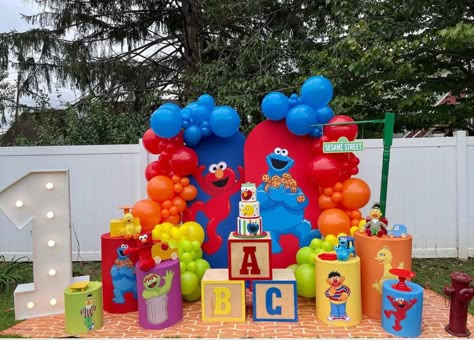 Elmo Birthday Backdrop, Elmos Wonderful World Party, Sesame Street Birthday Decor, Sesame Street Balloons, Seaseme Street 1st Birthday Party, Elmo 1st Birthday Party Boys, Elmo First Birthday Party Boy, Sesame Street Balloon Arch, Elmo’s World Birthday Theme