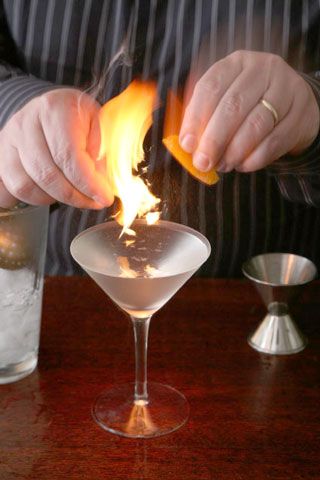 4 Classic Bartender Tricks - Photo Gallery | SAVEUR Bartender Tricks, Bartender Hacks, Flair Bartending, Bartending 101, Bar Tricks, Bartending Tips, Bartenders Guide, Hey Bartender, Breathing Fire