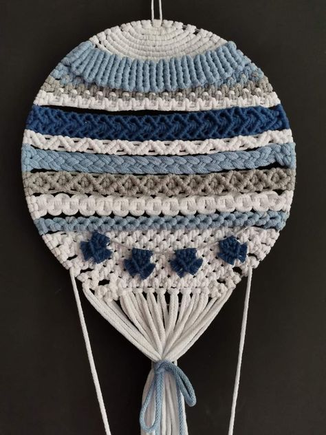 Macrame Hot Air Balloon Tutorial, Macrame Wall Hanging Ideas, Pola Macrame, Macrame Baby, Macrame Wall Hanger, Crochet Bookmark Pattern, Macrame Knots Pattern, Hoop Projects, Macrame Wall Hanging Diy