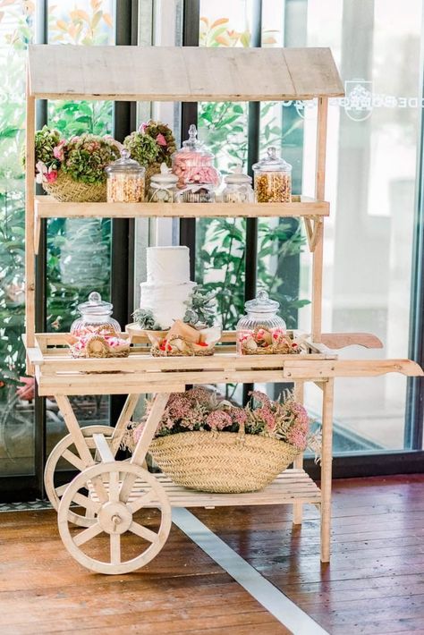 Concrete Wedding, Diy Candy Bar, Sweet Table Wedding, Candy Bar Ideas, Candy Stand, Sweet Carts, Wood Wedding Ring, Barn Wedding Decorations, Candy Cart