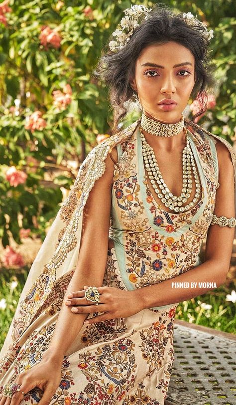 Anamika Khanna - India 🇮🇳 Anamika Khanna Embroidery Details, Anamika Khanna Embroidery, Anamika Khanna, Royalty Aesthetic, Indian Embroidery, Festive Wear, Embroidery Details, Cool Suits, Festival Wear