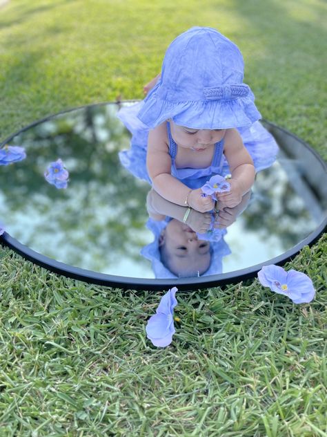 Baby Mirror, Baby Milestones Pictures, Sagittarius Birthday, Baby Olivia, Monthly Baby Pictures, Baby Room Organization, 1st Birthday Photoshoot, Newborn Photography Poses, Newborn Baby Photoshoot