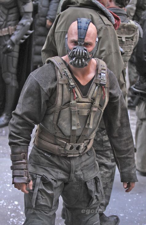 Bane Bane Dark Knight, Bane Costume, Tom Hardy Bane, Tom Hardy Movies, Bane Of My Existence, Bane Batman, Rogues Gallery, The Dark Knight Trilogy, Dark Knight Rises