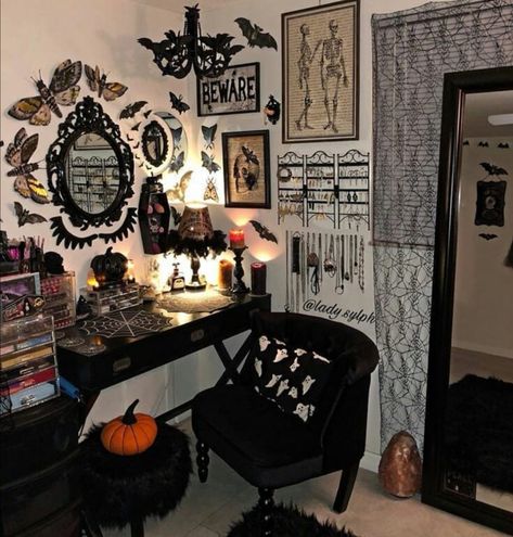 Horror Room, Tomb Sweet Tomb, Halloween Bedroom Decor, Goth Room, Goth Bedroom, Gothic Room, Gothic Bedroom, Halloween Bedroom, Halloween Room