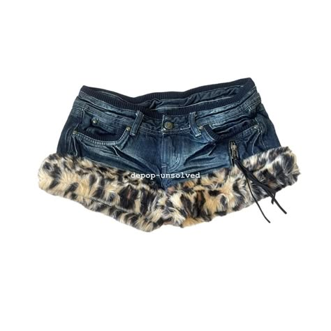 adorable gyaru shorts ! in like new condition <3... - Depop Fur Shorts Y2k, Gyaru Pants, Gyaru Skirt, Japanese Shorts, Gyaru Clothes, Ruffle Shorts Outfit, Y2k Bottoms, Punk Fashion Diy, Baggy Outfit Ideas