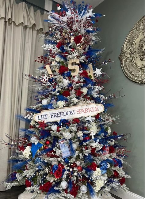 Patriotic Tree, Patriotic Christmas Tree, Army Christmas, Country Christmas Trees, Christmas Things To Do, Fourth Of July Decorations, Grinch Christmas Decorations, Patriotic Christmas, Blue Christmas Tree