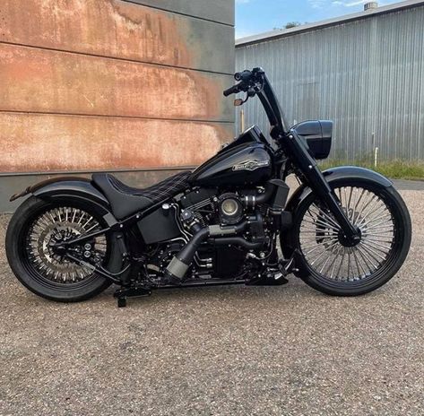 Harley Davidson Softail Custom, Harley Davidson Softail, Harley Breakout Custom, Harley Davidson Motorcycles Dyna, Harley Davidson Shovelhead Chopper, Harley Softail Custom, Harley Heritage Softail Classic, Harley Davidson Street Bob Custom, Harley Davidson Heritage Softail