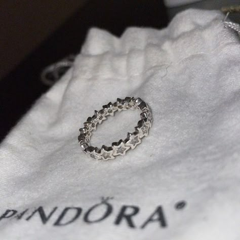 Rings Aesthetic Pandora, Star Ring Aesthetic, Pandora Stargirl Bracelet, Star Girl Jewelry, Silver Jewelry Pandora, Pandora Jewelry Aesthetic, Pandora Star Bracelet, Silver Star Jewelry, Stargirl Jewelry