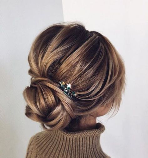 #Updo #WeddingUpdo #CurlyUpdo updo ideas formal updo hairstyles evening hairstyles for long hair simple hair updo elegant updos for short hair Glamor Hairstyles, Glamor Wedding, Ceremony Hairstyles, Beautiful Updos, Glamour Hairstyles, Messy Wedding, Formal Hairstyles Updo, Sanggul Modern, Unique Wedding Hairstyles