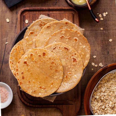 Oats Roti -Gluten Free Roti Recipe Gluten Free Roti Recipe, Madhur Jaffrey Recipes, Fish Indian, Gluten Free Roti, Amritsari Fish, Kid Friendly Dinner Recipes, Madhur Jaffrey, Crispy Flatbread, Indian Vegetarian Dishes