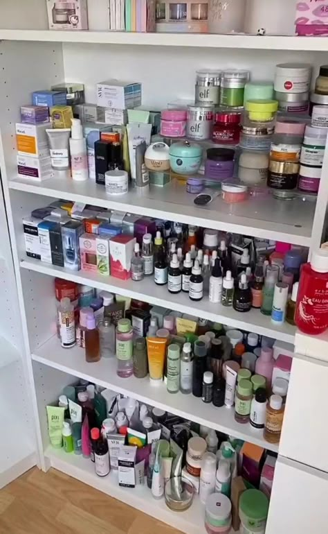 Preppy Skincare Organizer, Trip Quotes Travel, Trip Quotes, Koleksi Makeup, Fourth Ray Beauty, Rangement Makeup, Fit Family, Korean Skin Care Secrets, Work Food