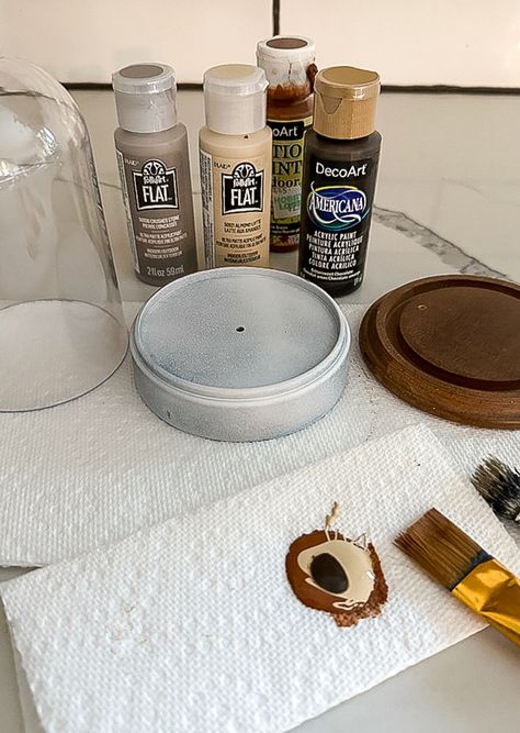 Learn how to create a real wood look and turn Dollar Tree domes into vintage cloches! #dollartree #dollartreemakeover #dollarstorediy #fauxwood Coordinating Paint Colors, Cloche Decor, Vintage Makeover, Glass Dome Cloche, Cloche Domes, Chocolate Crafts, Vintage Inspired Decor, Glass Cloche, Brown Paint