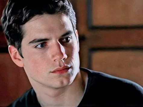 Young Henry Cavill, Young Henrys, Superman Henry Cavill, Film Man, Michael Roberts, Henry Williams, Twilight Book, Bobby Brown Stranger Things, Character Inspiration Male