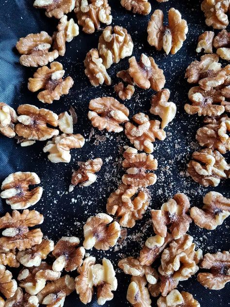 Roasted walnuts are perfect for baking, or an excellent healthy snack. This simple recipe is super easy, and oven roasted walnuts are perfect for your lunch box, trail mix, or to serve on top of your granola. A vegan and gluten free recipe with only 1 ingredient: walnuts! #roasted #walnuts #nuts #snack #oven #healthy #easy Roast Walnuts In Oven, Roasting Walnuts In The Oven, Roasted Walnuts Recipe Savory, How To Roast Walnuts In Oven, Roasting Nuts In The Oven, Roasted Walnuts Oven, Salted Walnuts Recipe, Quick And Easy Snacks, Candied Walnut Recipe