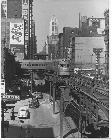 Electroliner at Tower 12 | Flickr - Photo Sharing! Chicago Transit Authority, Chicago Vintage, Chicago Heights, Chicago Pictures, Metro Rail, Chi Town, Chicago History, Chicago Photos, My Kind Of Town