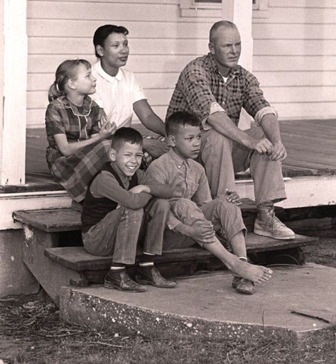 The Lovings family: Mildred and Richard Loving with their three children on the front porch of their Virginia home in the late 1960’s. Mildred Loving, Joel Edgerton, Southern Culture, Interracial Marriage, Interracial Dating, Interracial Relationships, Interracial Love, Interracial Couples, American Life