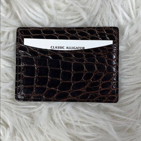 New With Store Card - Brown Alligator Skin Card Holder - Four Slots For Cards On The Exterior And One In Her Pocket - 3 X 4 Inches Card Holders Wallet, Men Card Holder, Mens Leather Bags, Cardholder Aesthetic, Aesthetic Card Holder, Card Holder Aesthetic, Men Bags Fashion, Cool Wallets, Alligator Wallet