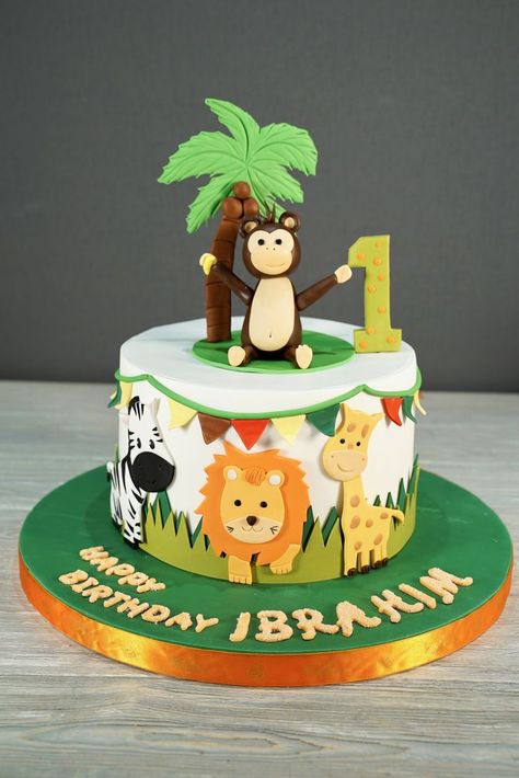 Jungle Safari Cake, Jungle Birthday Cakes, Zoo Cake, Jungle Theme Cakes, Animals Cake, Boys 1st Birthday Cake, Baby Boy Birthday Cake, Animal Birthday Cakes, Jungle Cake