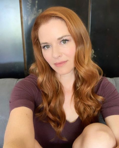 Sarah Drew (@thesarahdrew) • Instagram photos and videos Sarah Drew, Greys Anatomy, Serie Tv, Redheads, Long Hair Styles, Actors, Instagram Photos, Photo And Video, Instagram Photo