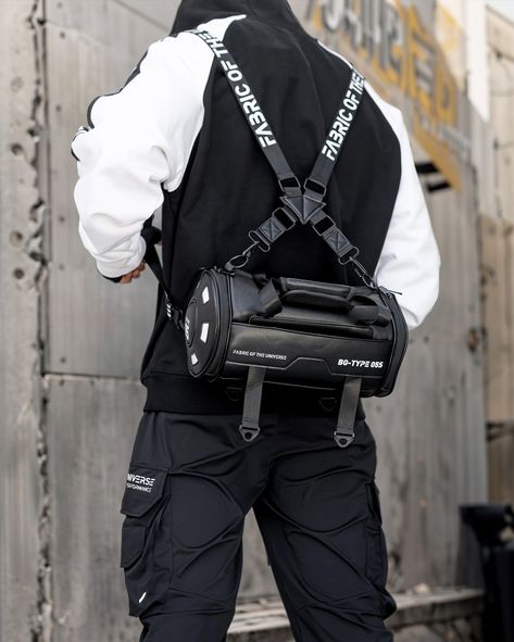 BG-Type 05S Mini Bag w Alternate carrying sling ETA early Aug . . . #fabricoftheuniverse #techwear #streetwear #cyberpunk #futureculture #fyp #fypシ Cyberpunk Backpack, Cyberpunk Bag, Cyberpunk Gear, Techwear Bag, Prop Reference, Streetwear Cyberpunk, Techwear Streetwear, Holster Bag, Military Gear Tactical