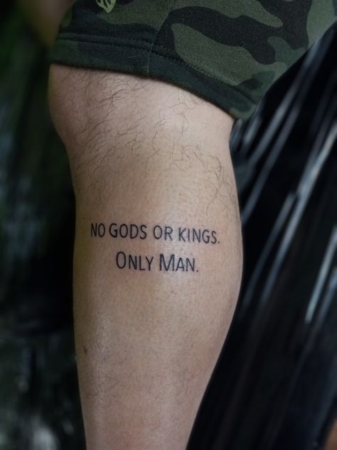 Bioshock gamer tattoo No Gods Or Kings Only Man Tattoo, No Gods Or Kings Only Man, Tattoo Ideas For Gamers, Gamer Tattoos Men, Bioshock Tattoo, Hip Hop Tattoo, Gamer Tattoos, Phrase Tattoos, Nerd Tattoo