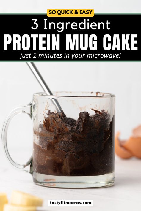 OMG, I just tried this 3 ingredient protein mug cake and my mind is blown! Protein powder, banana, egg, and boom, less than 2 minutes in the microwave. Over 30g of protein in this tasty treat. You can also toss in some dark chocolate chips to make it extra chocolatey. Can't believe how simple and delicious it is. Protein Cake In A Mug, Protein Powder Mug Cake, Easy Protein Powder Recipes, Protein Powder Cake, Health Baking, Protein Powder Muffins, Macros Recipes, Protein Sweets, Protein Powder Cookies