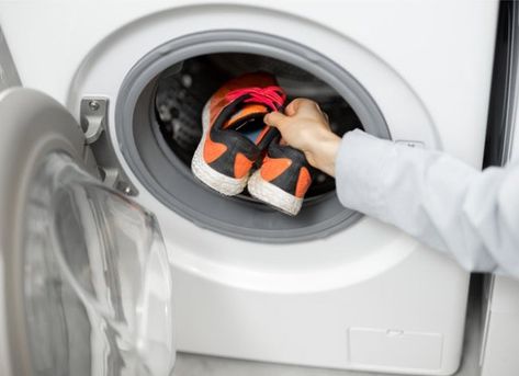 What kinds of kicks can go in the washer, and what's the best way to wash them? Here are some smart tips for machine washing shoes. Wash Shoes, Stinky Shoes, How To Wash Shoes, Cloud Shoes, Garden Clogs, How Do You Clean, Washer Machine, Plastic Shoes, Laundry Room Makeover