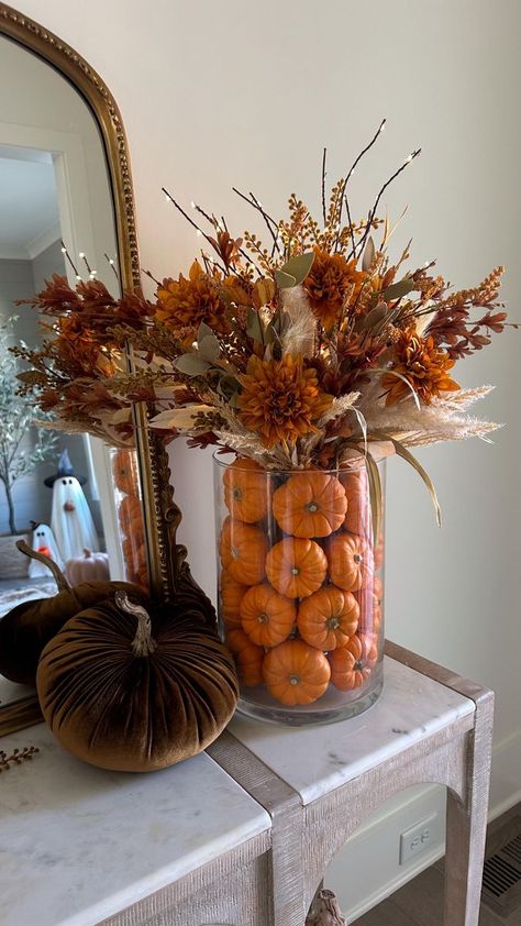 Cute Pumpkins, Pumpkin Arrangements, Pumpkin Display, Easy Fall Decor, Lighted Branches, Thanksgiving Decorations Diy, Rustic Pumpkin, Fall Florals, Diy Thanksgiving